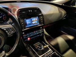 جاكوار XE
